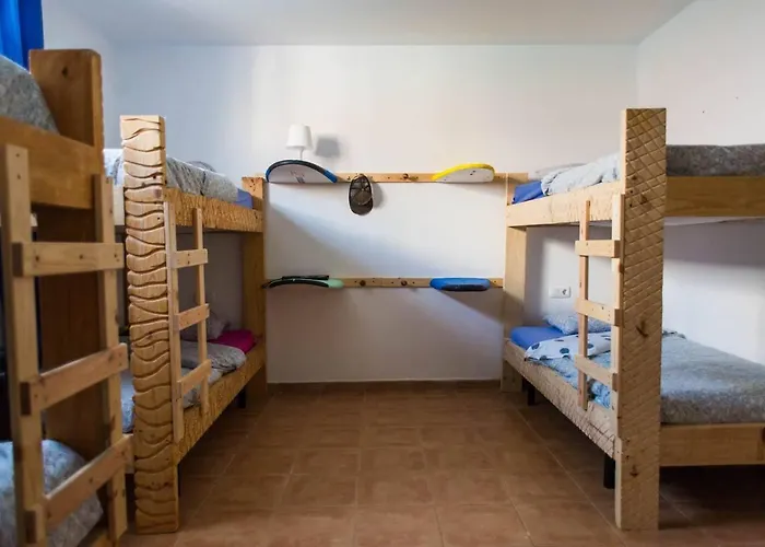 Long Surf House Hostel *